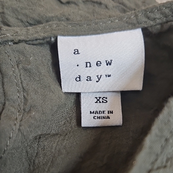 A New Day Top Cotton Olive Tiered 3/4 Puff Sleeve Blouse Size XS - Picture 8 of 8